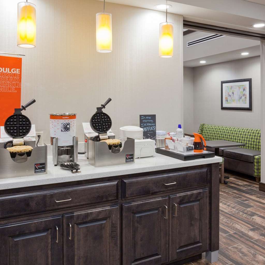 Hampton Inn & Suites Sioux City South, Ia Restoran gambar